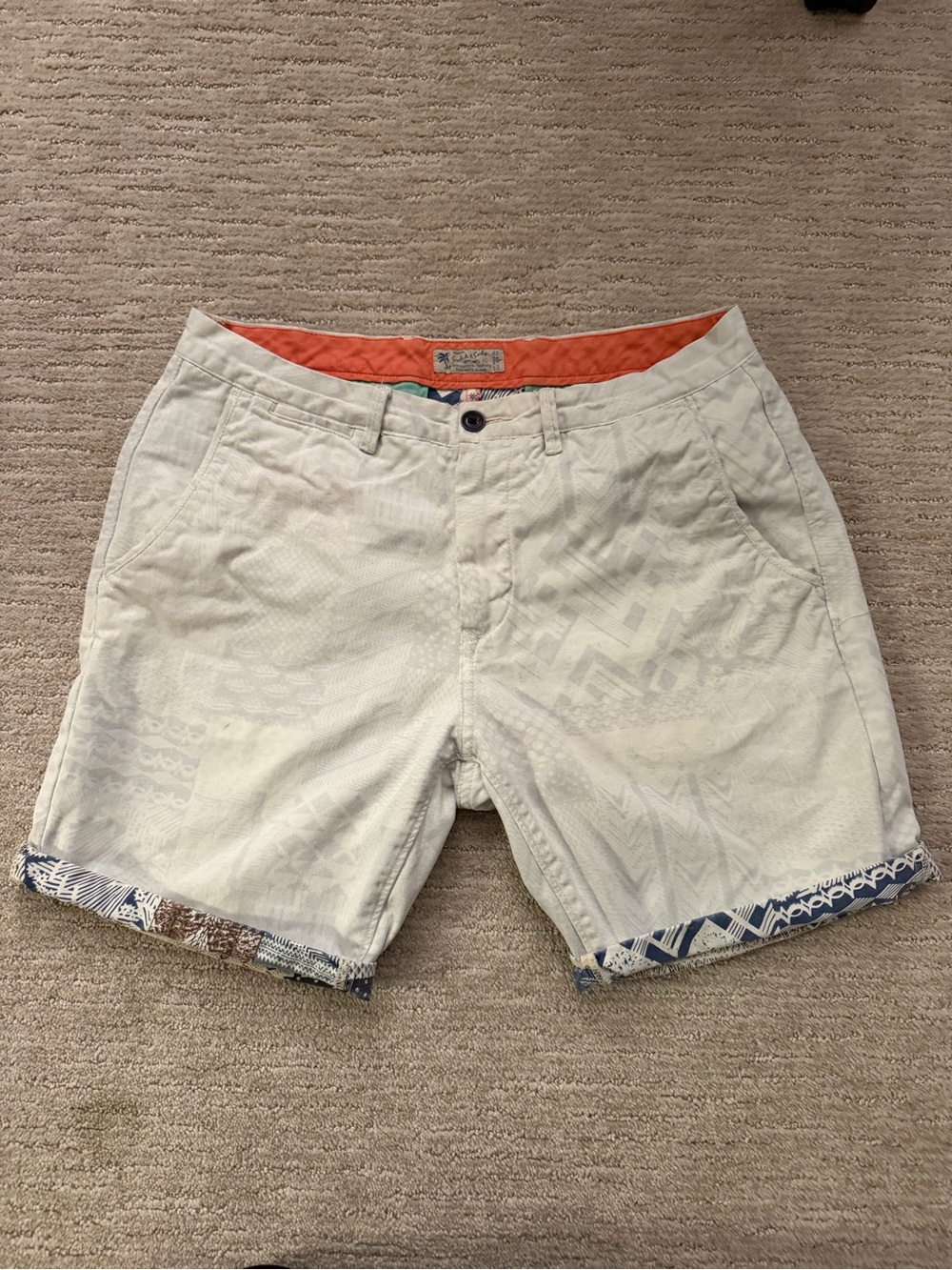 Scotch and Soda Cream Casual Shorts with pattern lining 32